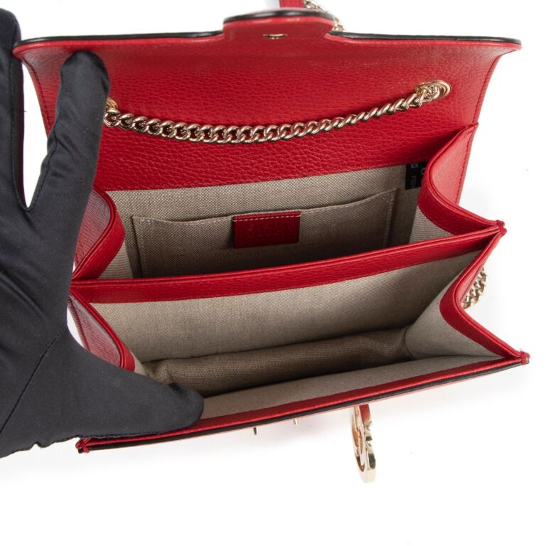 Gucci Red Interlocking GG Crossbody Bag ○ Labellov ○ Buy