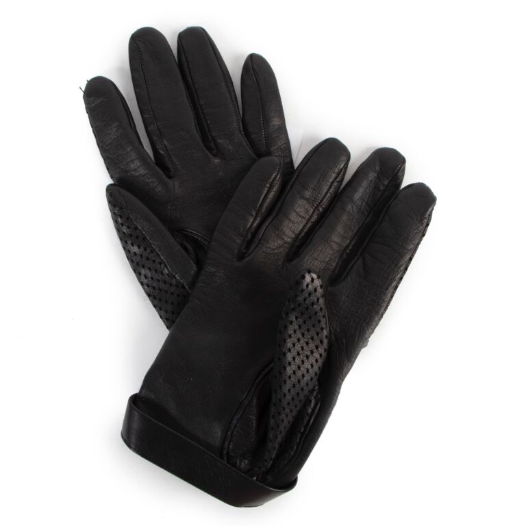 Gucci Perforated Black Leather Gloves - Size 7 ○ Labellov