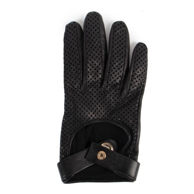 素晴らしい品質 Gucci Perforated Black Leather Gloves - Size 7 ○ Labellov 手袋