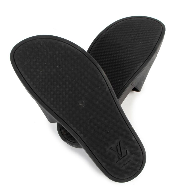 Louis Vuitton // Black Waterfront Mule Slide – VSP Consignment