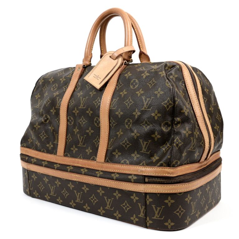 Louis Vuitton Monogram Holdall Luggage Bag  Louis vuitton luggage, Louis  vuitton suitcase, Vintage louis vuitton