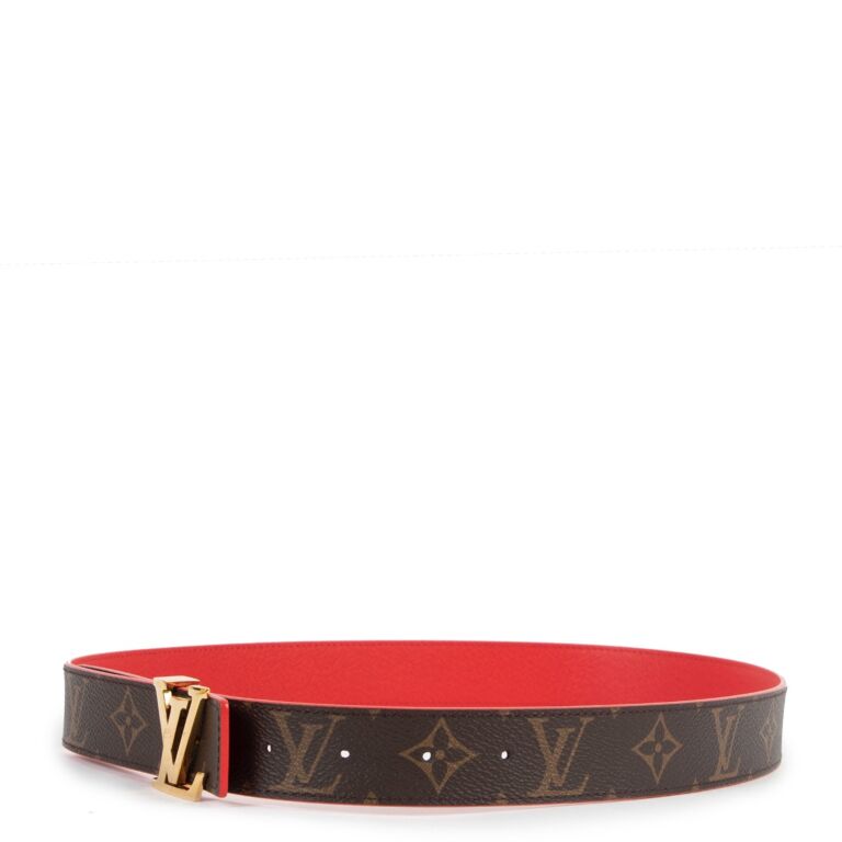 Louis Vuitton Reversible Belt Monogram/Red with Gold Buckle. Size 75 cm.  Made in Spain. With box ❤️