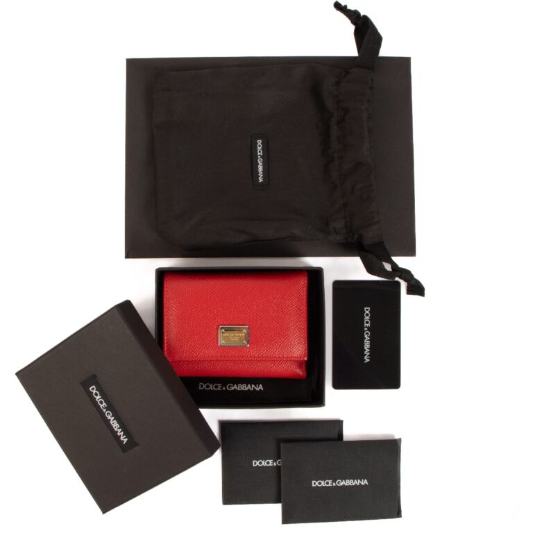 Dolce Gabbana Red Wallet Labellov Buy and Sell Authentic