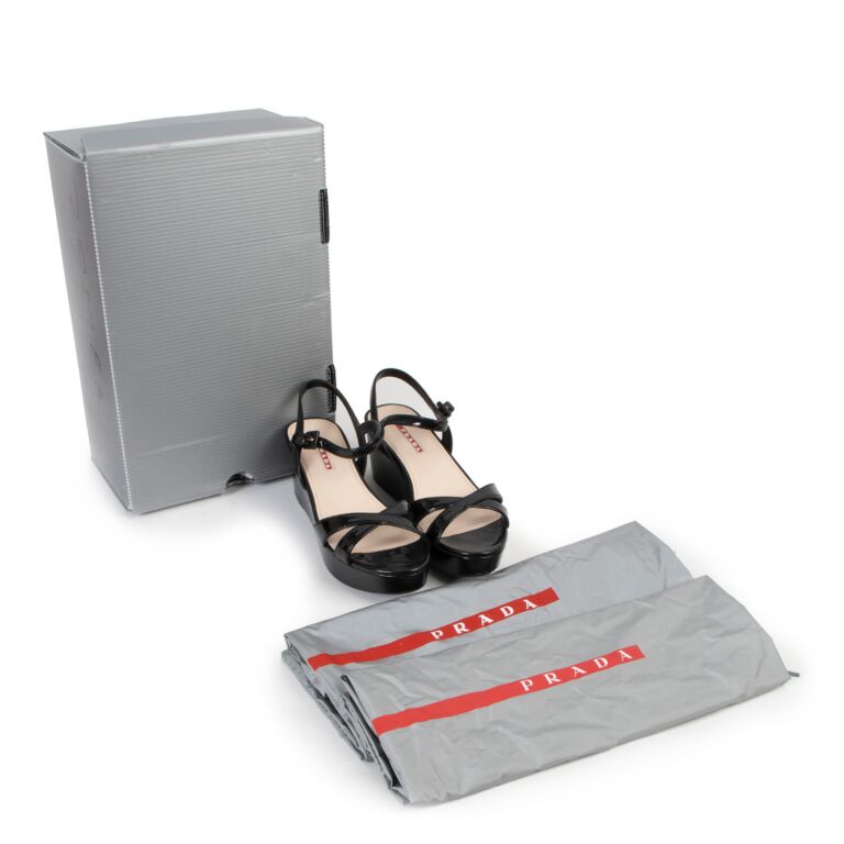 Prada shoe 2025 bag