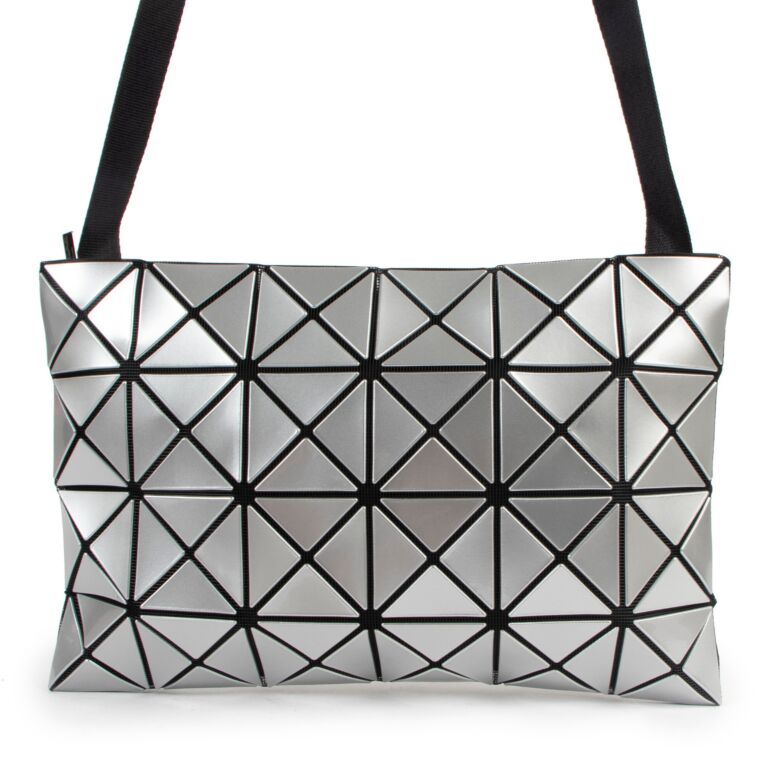 Bags | The official ISSEY MIYAKE ONLINE STORE | ISSEY MIYAKE USA