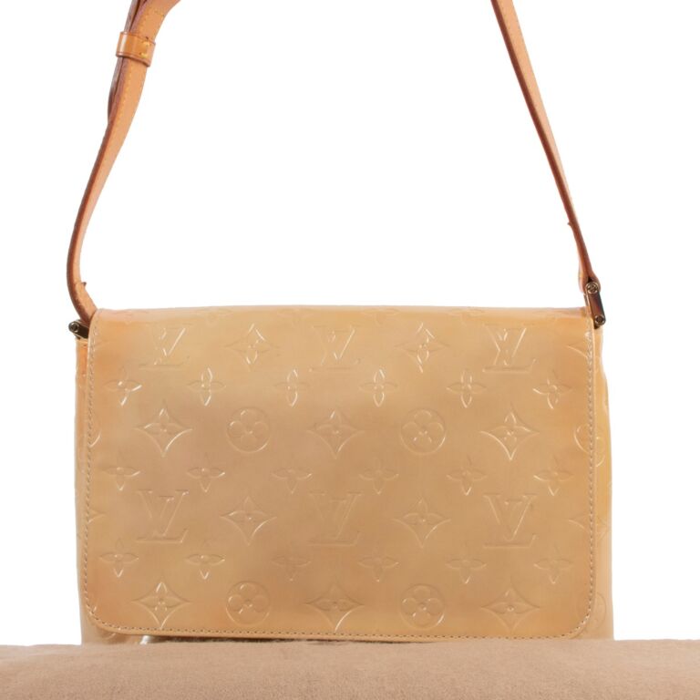 Louis Vuitton Matte Gold Monogram Vernis Thompson Street Shoulder Bag 4L1110