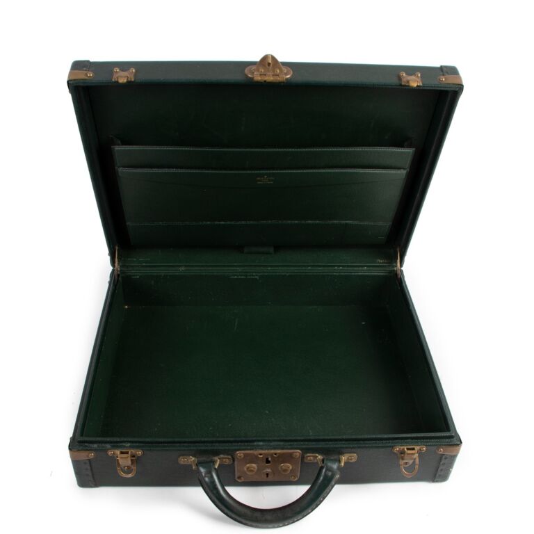 Louis Vuitton Vintage Green Taiga Leather Suitcase 53cm For Sale at 1stDibs