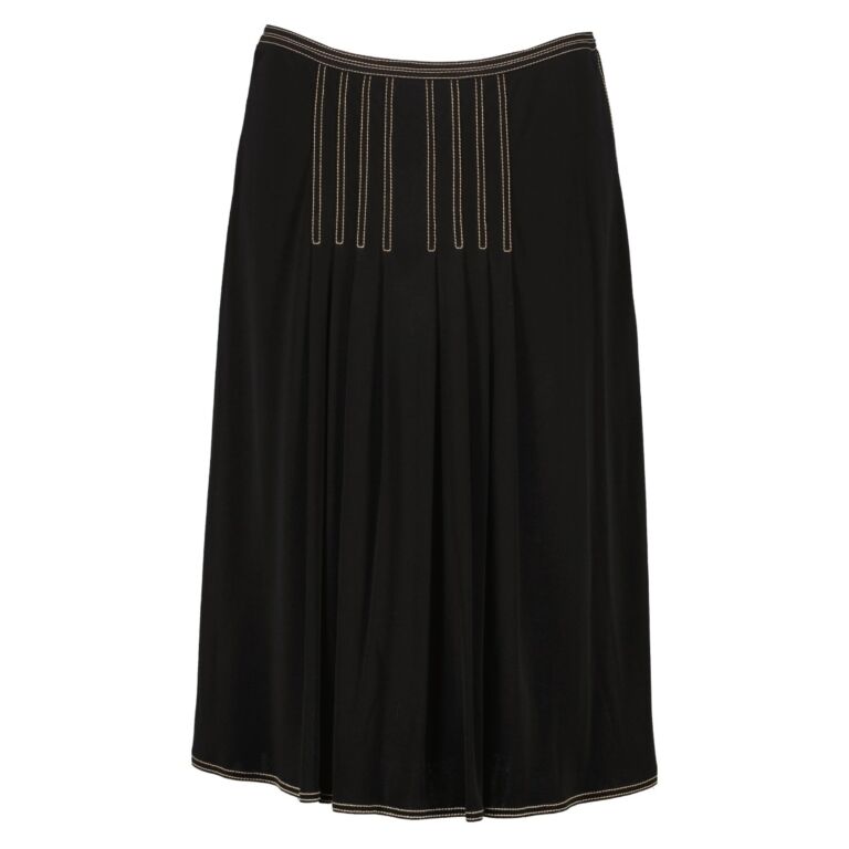 Black and white knee length skirt new arrivals