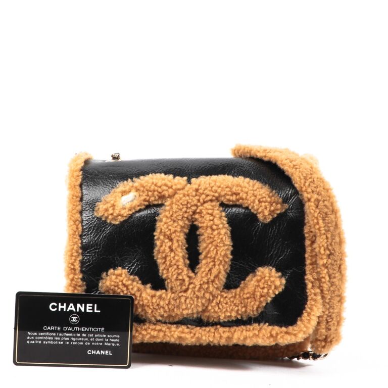Chanel Flap Bag Shearling CC Black/Beige in Shiny Crumpled