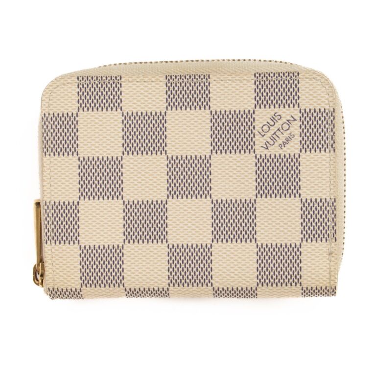 White louis vuitton coin purse top
