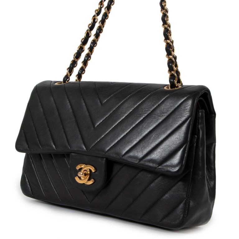 Chanel Vintage Black Chevron Calfskin Medium Classic Flap Bag ○ Labellov ○  Buy and Sell Authentic Luxury