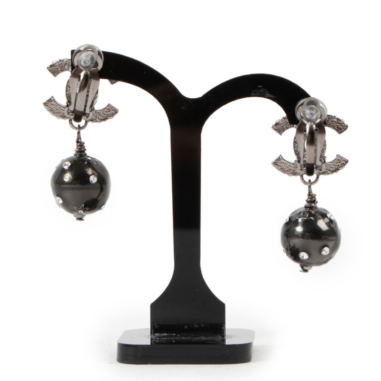 Chanel top clip earrings