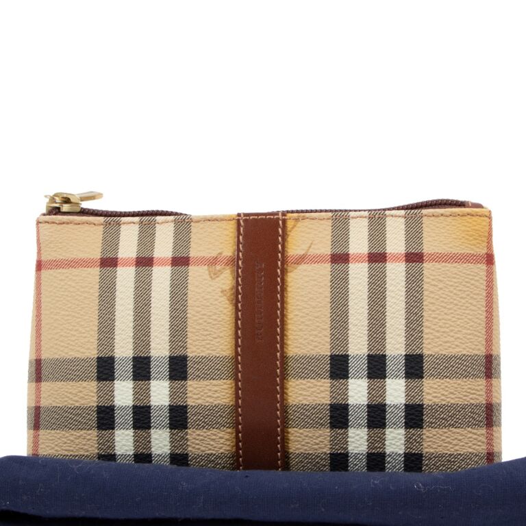 Burberry nova clearance check cosmetic bag