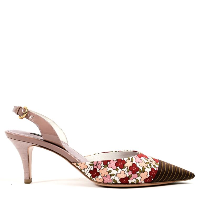 LOUIS VUITTON. Pair of slingback pumps in multicolored c…