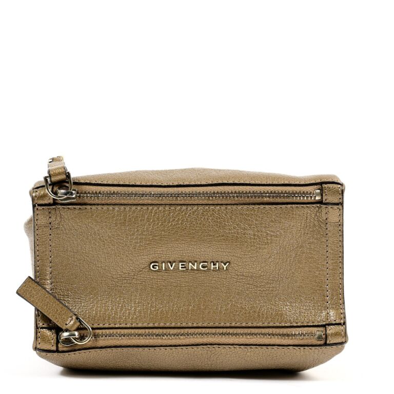 Pandora wristlet store