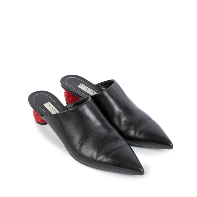 Balenciaga toe hot sale leather mules