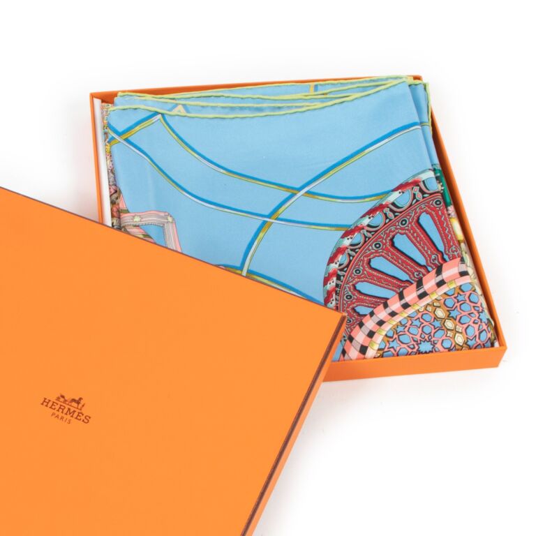 HERMES エルメス スカーフ カレ les domes celestes HERMES Silk Les Domes Celestes Scarf 90 Gris Perles Orange