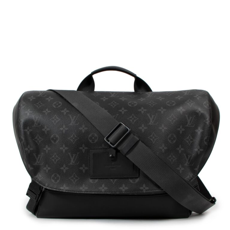 Louis Vuitton Debuts New Monogram Eclipse Print at Men's Fall 2016