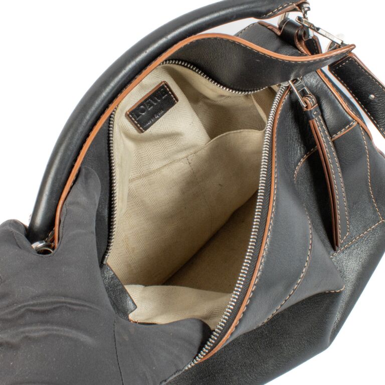 6万取引突破★UPS速達便利用！【LOEWE】L616465X57_サンダル 6万取引突破☆UPS速達便利用【LOEWE】C821TRX02_折りたたみ財布