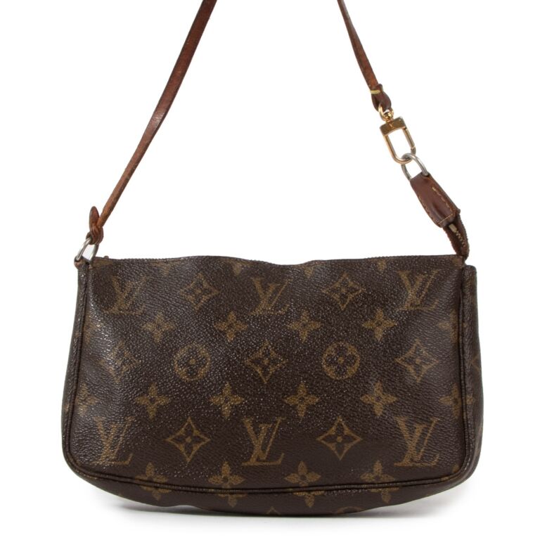 Louis Vuitton Pochette Accessoires in Monogram Canvas - Sindur Style