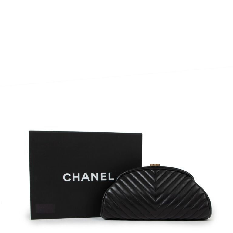 CHANEL Lambskin Timeless Clutch Bag Black Quilted Silver Hardware Leather  ref.587090 - Joli Closet