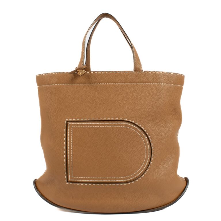 Buy safe Delvaux designer vintage online. ○ Labellov ○ Buy