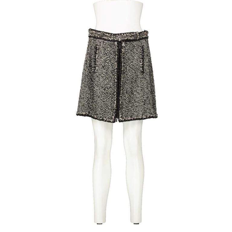 Chanel Pre-Fall 2011 Black/White Tweed Skirt - Size FR40