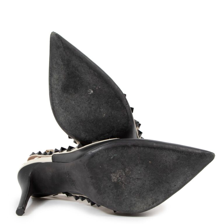 Valentino Garavani Rockstud Caged 100 Black Leather Pumps