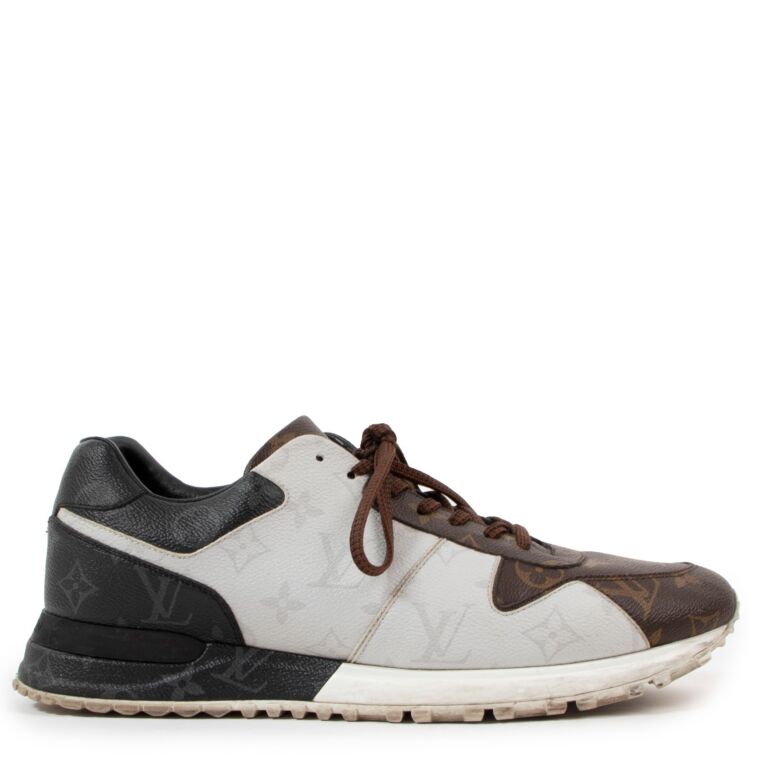 Louis Vuitton Men's Monogram LV Trail Sneaker – Luxuria & Co.