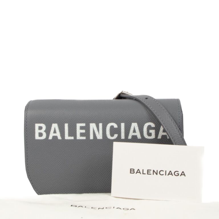 バレンシアガ BALENCIAGA the day ショルダーバッグ グレー Balenciaga Grey Logo Ville Day Crossbody ○ Labellov ○ Buy and