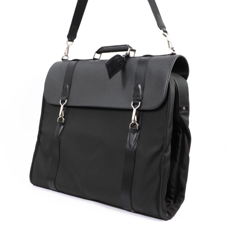 Louis Vuitton Black Green Taiga Leather Nylon Gibeciere Garment
