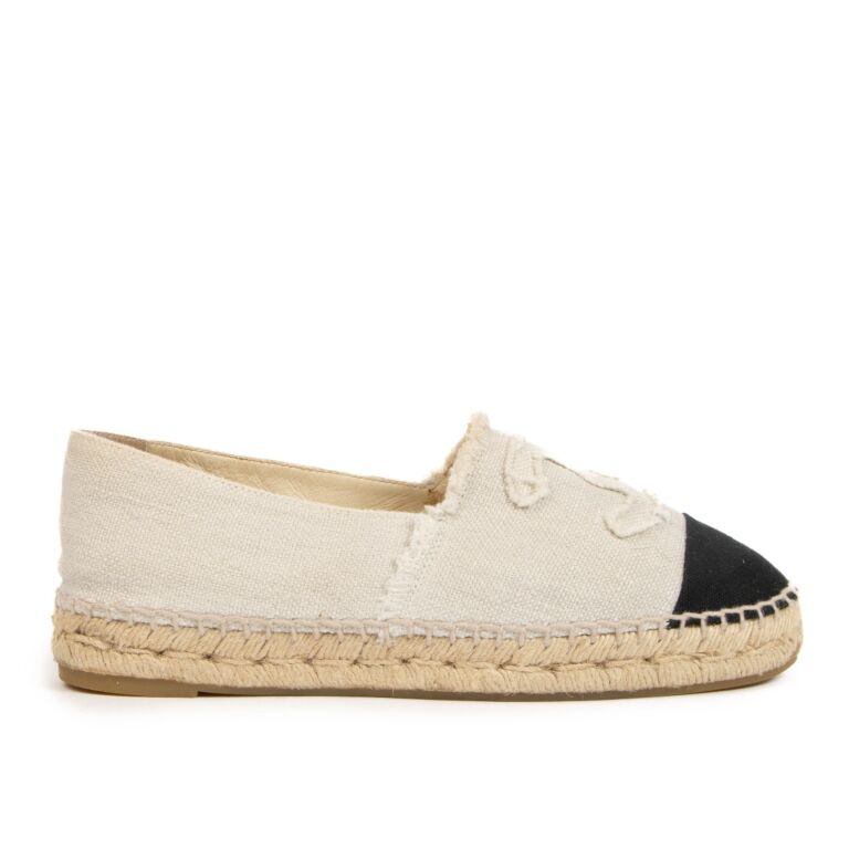 Chanel espadrilles top white black