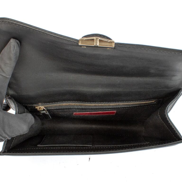 【関税&送料込】Valentino Garavani Bijoux Black Valentino Garavani - Black Leather One Stud Medium Shoulder Bag
