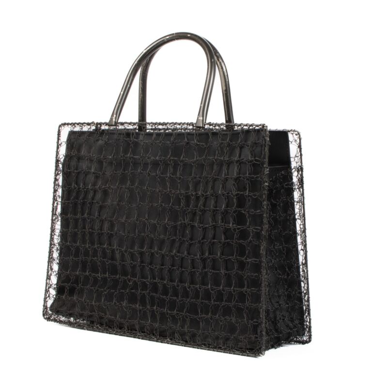 Ferragamo♪SALE♪0781567 Ferragamo Grey Crochet Metal Mesh Crossbody Bag ○ Labellov