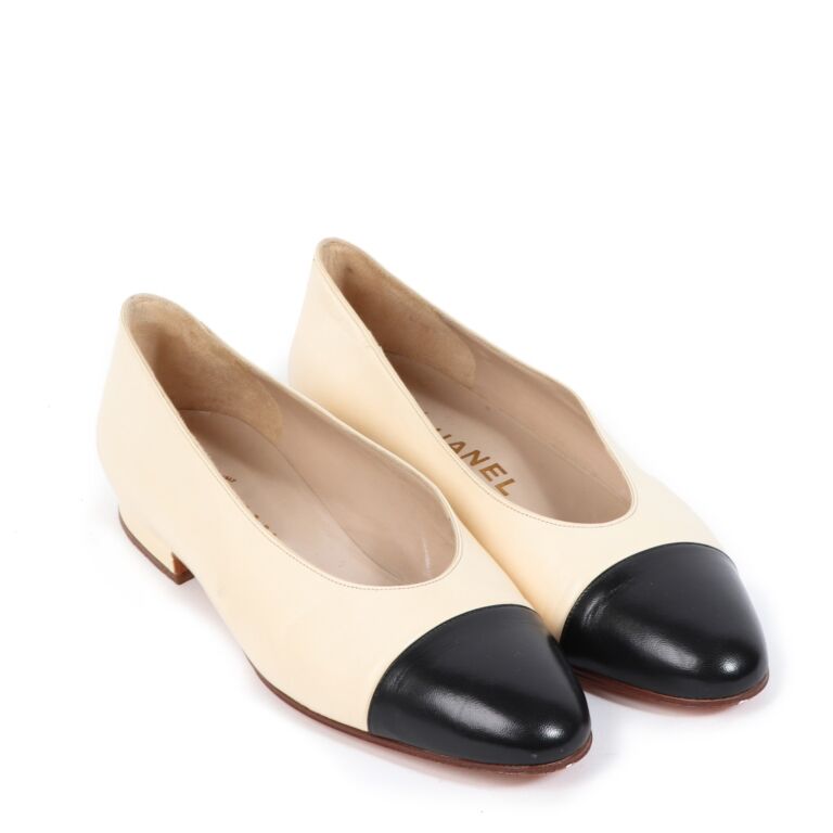 Chanel Cream/Black Lambskin Ballerinas Flats - size 36.5