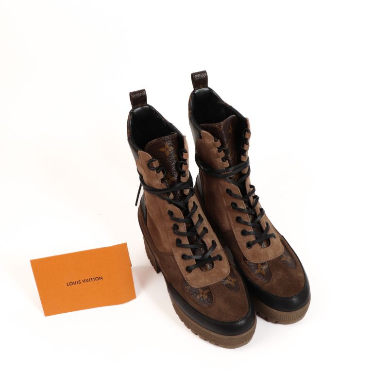 Louis Vuitton Beige Monogram Laureate Desert Boots size 39