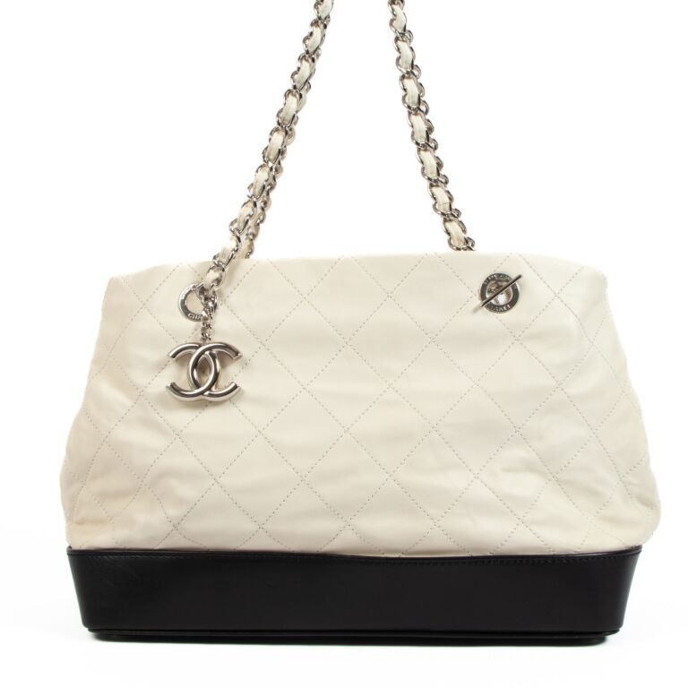 Chanel gabrielle tote bag shop