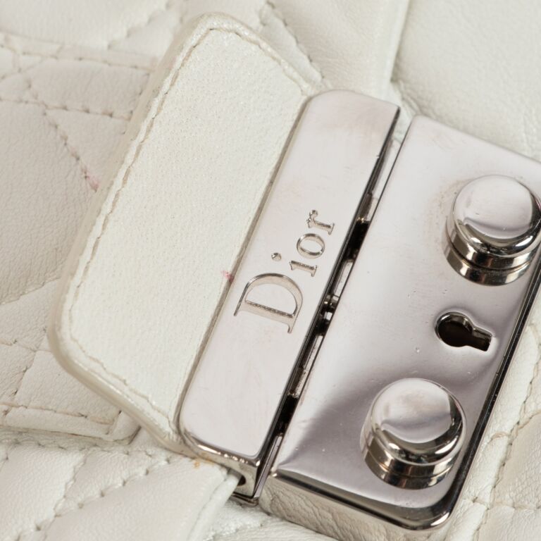 Dior purse hotsell white