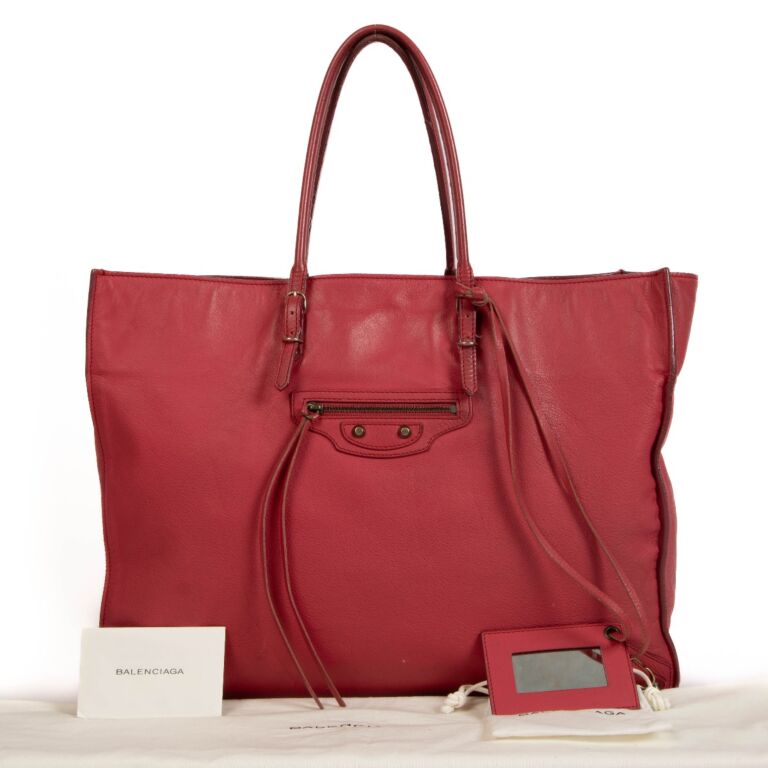 Balenciaga clutch red store