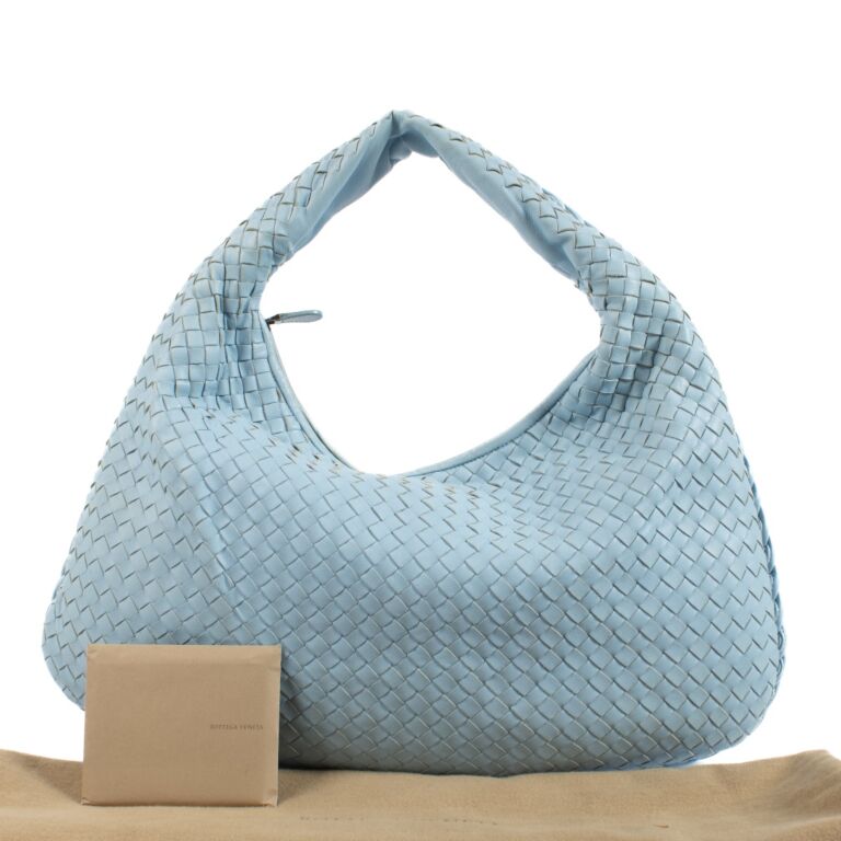 ★関税負担無し★ ※要在庫確認 BOTTEGA VENETA Hobo Bag Bottega Veneta Light Blue Intrecciato Hobo Bag ○ Labellov