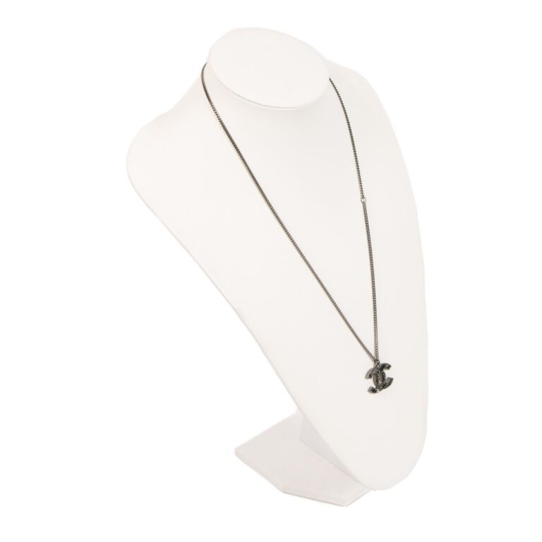 Chanel mini hot sale cc necklace