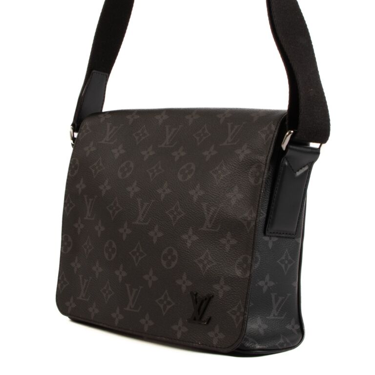 Louis Vuitton LV District PM eclipse Black ref.786028 - Joli Closet