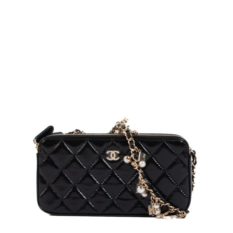 Chanel Pearl Charm Clutch with Chain ○ Labellov ○ Buy and Sell Authentic  Luxury