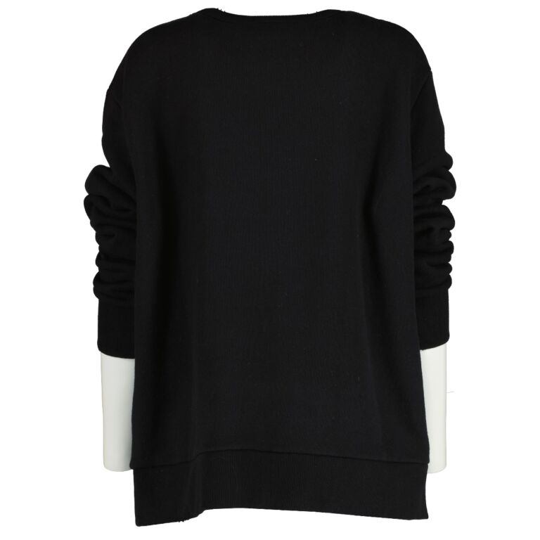 人気商品の再入荷情報をお届け！ Gucci Black Distressed Vintage Logo Sweatshirt - Size L Tops