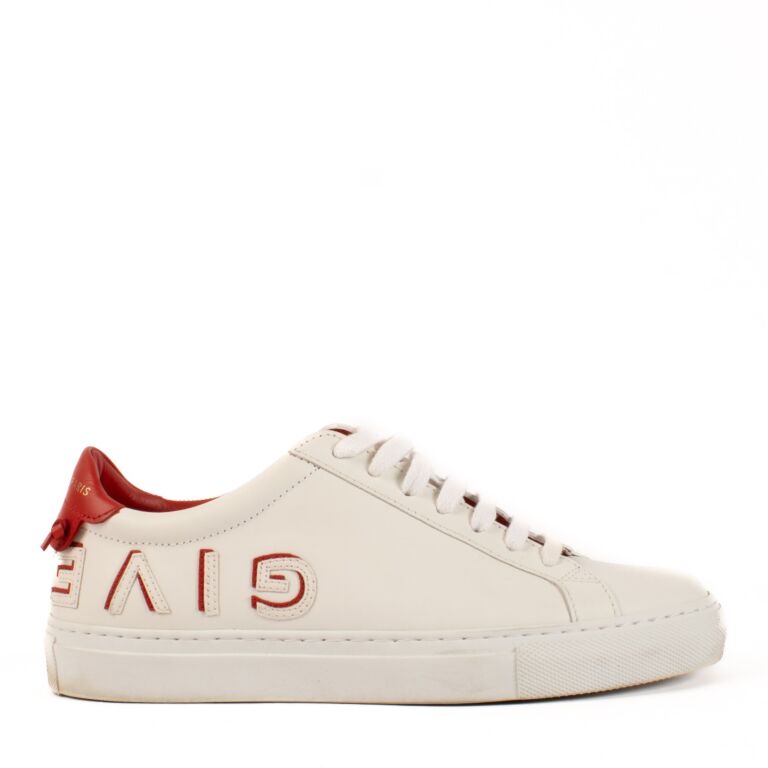 Buy and sell authentic sneakers online