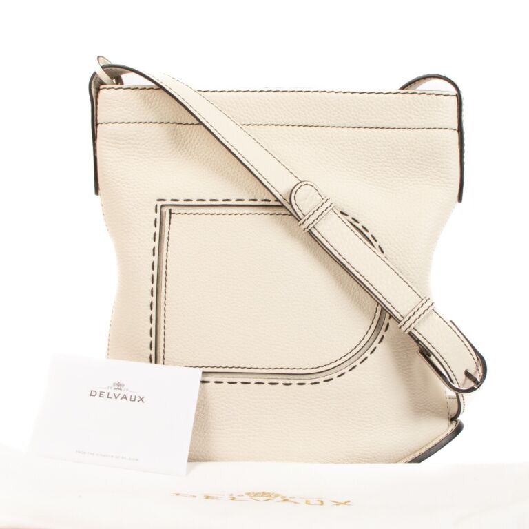 大人気！【DELVAUX】Pin Surpique Taurillon Soft Delvaux Pin Daily Surpiqué Taurillon Soft Vegetal