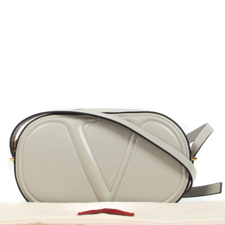 Valentino bag hotsell v logo
