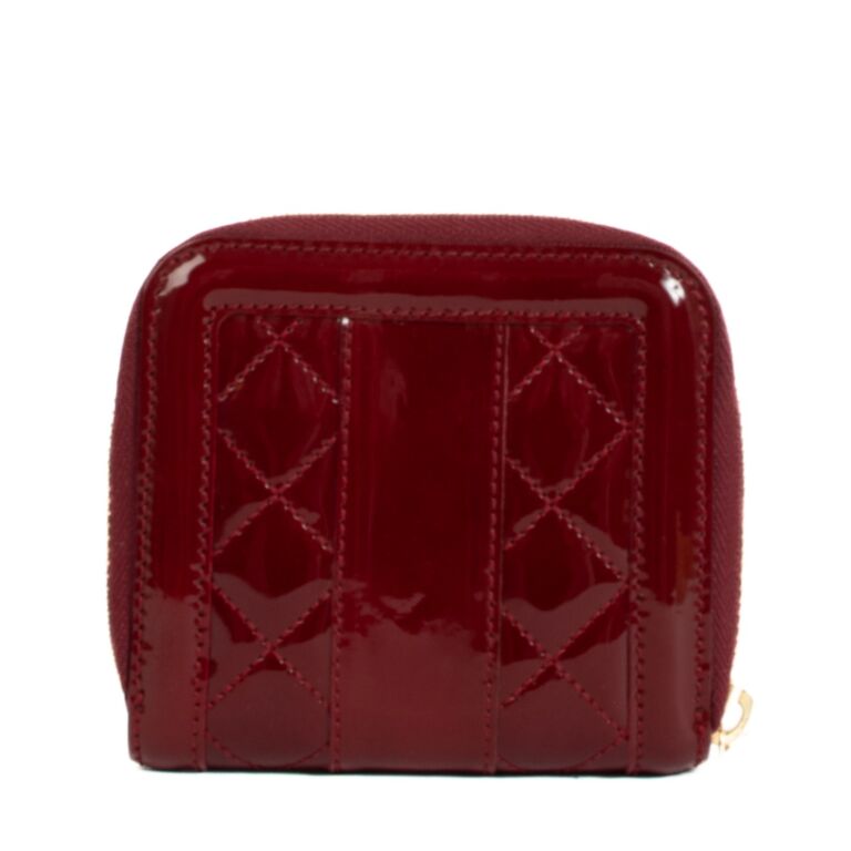 Burberry patent sales leather wallet