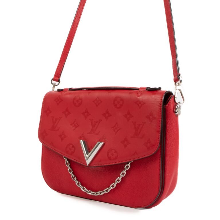 Louis Vuitton Very Messenger in Red