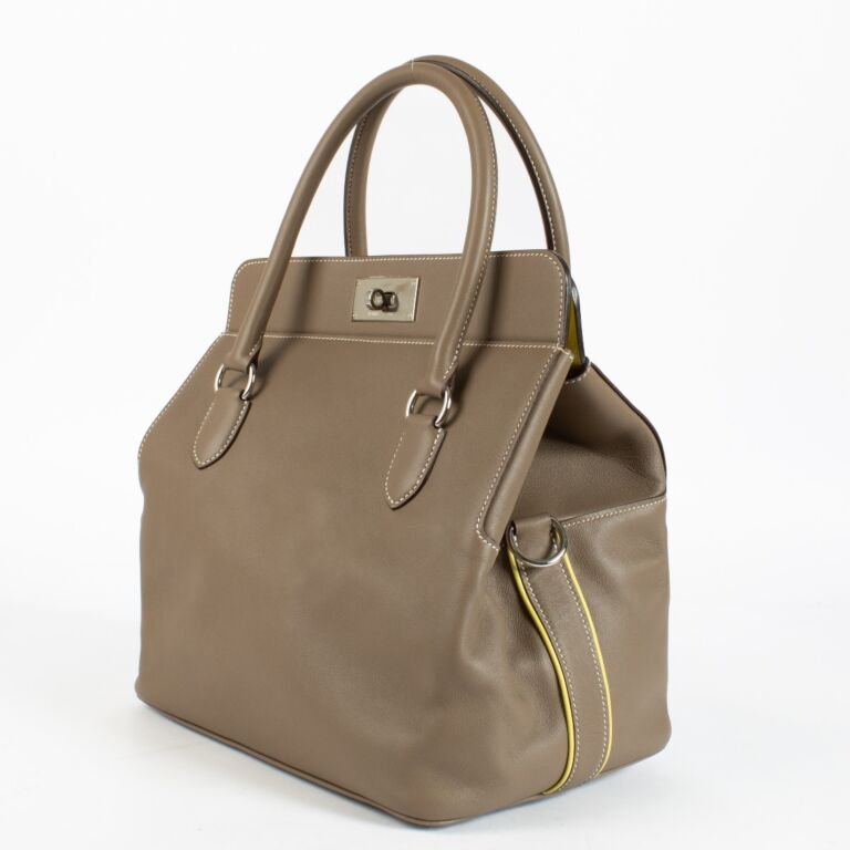 HERMÈS ダマフラー Izmir sandal | Hermès Netherlands